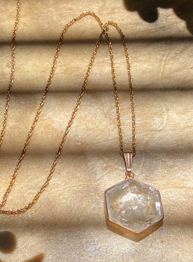 Collar Cuarzo Blanco con Bisel